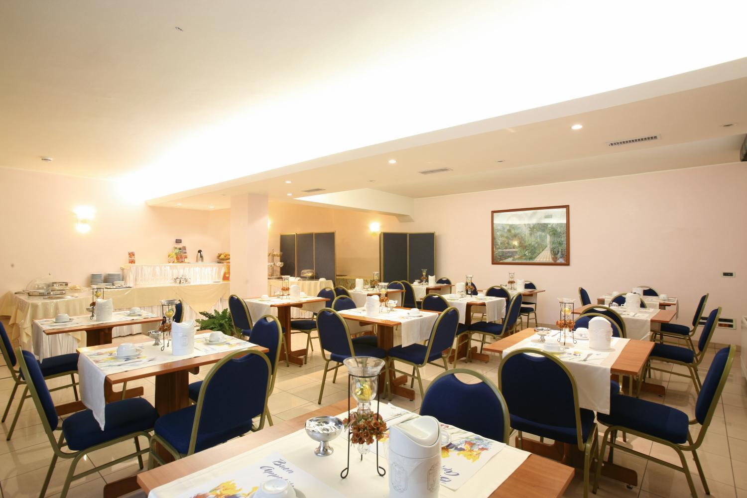 פוסאצ'סיה Hotel Levante מראה חיצוני תמונה