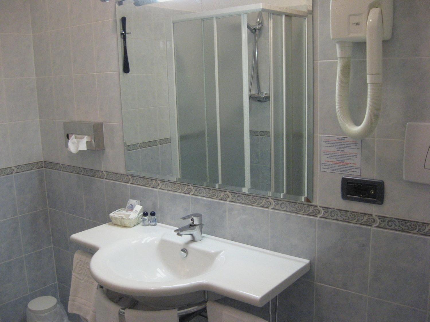 פוסאצ'סיה Hotel Levante מראה חיצוני תמונה
