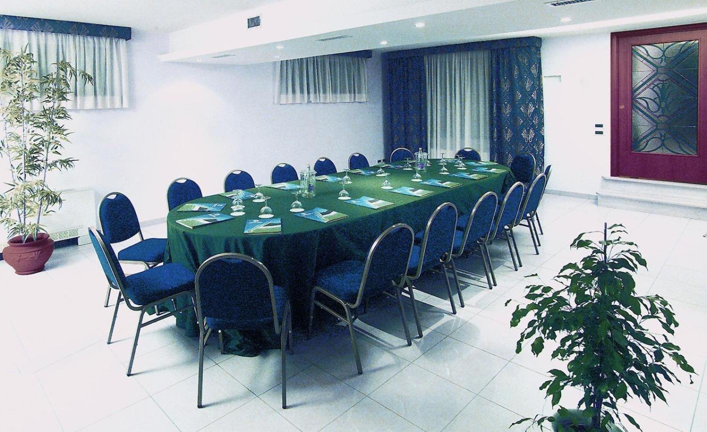 פוסאצ'סיה Hotel Levante מראה חיצוני תמונה