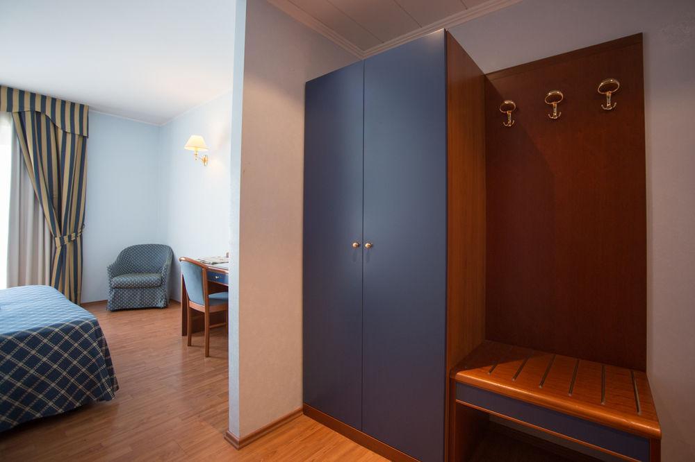 פוסאצ'סיה Hotel Levante מראה חיצוני תמונה